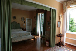 bedroom suite